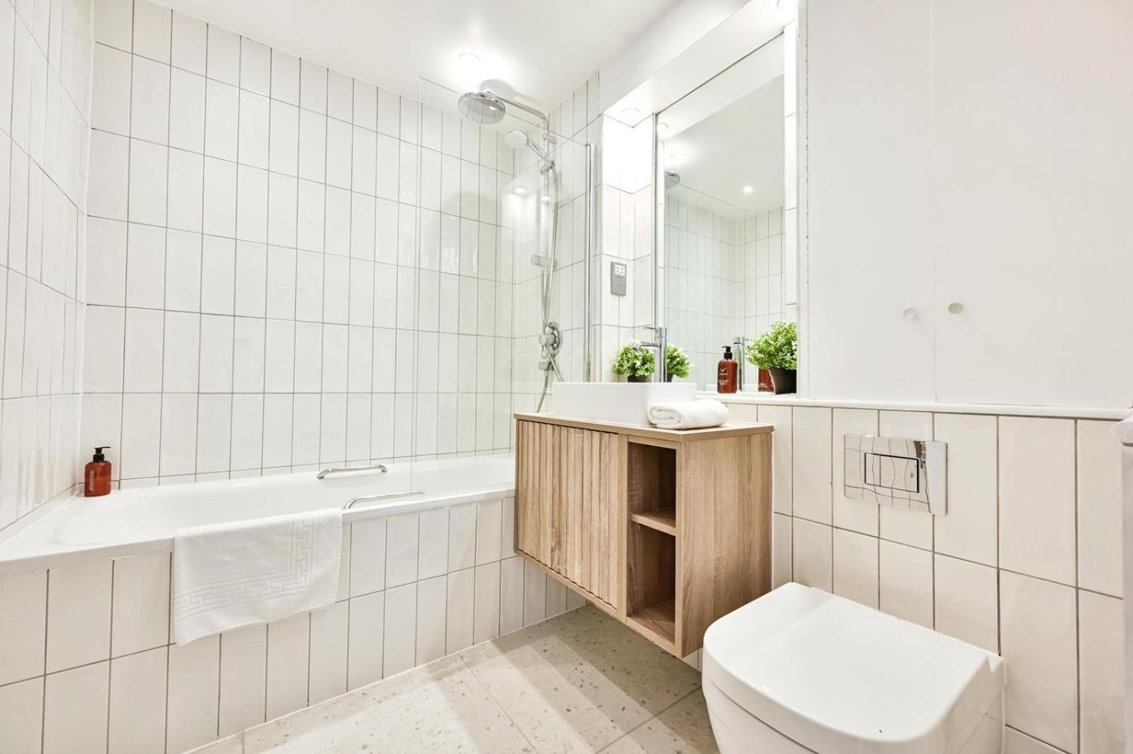 Amazing 3 Bed Apartment Great Portland Street Лондон Экстерьер фото